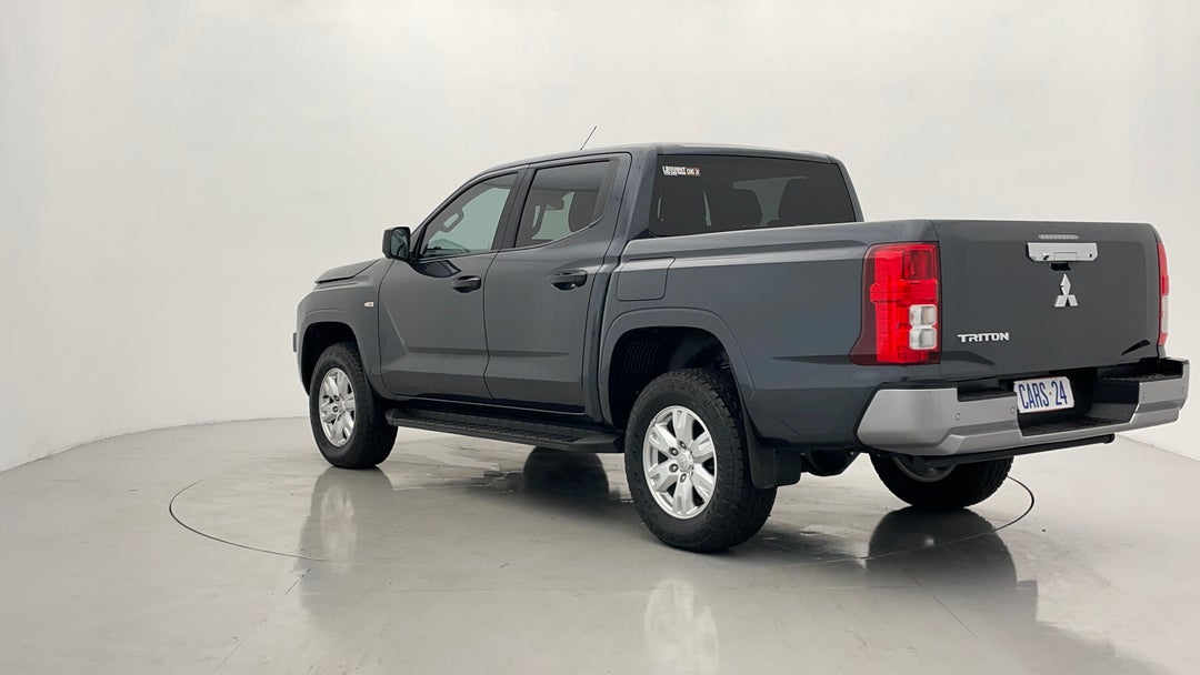 Left Back Diagonal (45- Degree) View