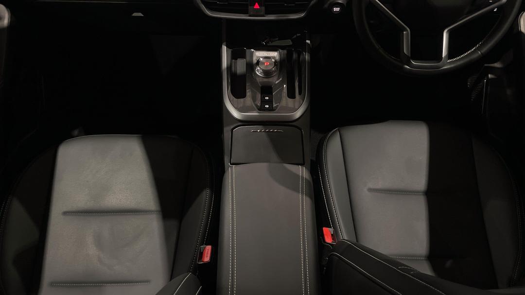 2025 GWM Haval Jolion Lux, Automatic, 9527 km, Center Console