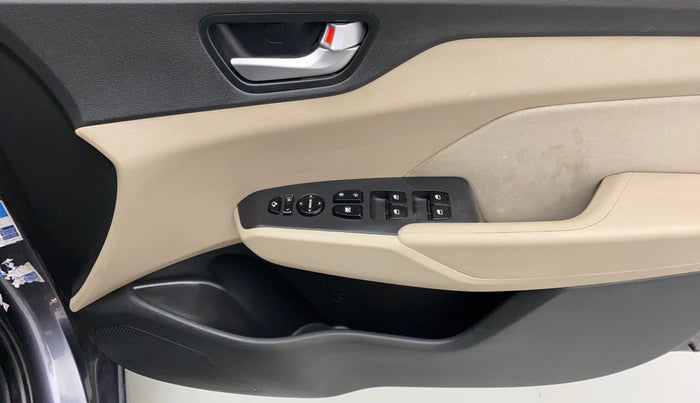 2018 Hyundai Verna 1.6 CRDI SX + AT, Diesel, Automatic, 98,660 km, Driver Side Door Panels Control