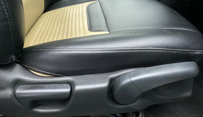 2019 Honda Jazz 1.2 V MT, Petrol, Manual, 16,519 km, Driver Side Adjustment Panel