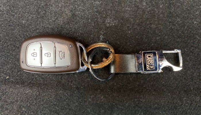 2019 Hyundai New Elantra 1.6 SX MT, Diesel, Manual, 25,841 km, Key Close Up