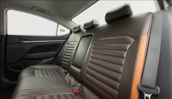 2019 Hyundai New Elantra 1.6 SX MT, Diesel, Manual, 25,841 km, Right Side Rear Door Cabin