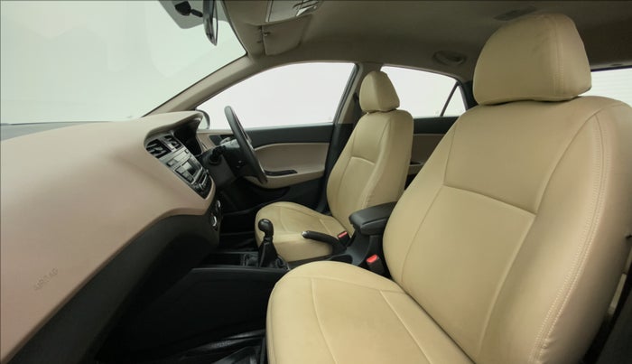 2017 Hyundai Elite i20 SPORTZ 1.2, Petrol, Manual, 35,311 km, Right Side Front Door Cabin