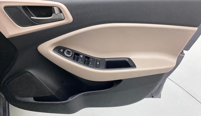 2017 Hyundai Elite i20 SPORTZ 1.2, Petrol, Manual, 35,311 km, Driver Side Door Panels Control