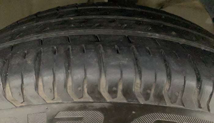 2020 Maruti Ertiga VXI SHVS, Petrol, Manual, 20,150 km, Right Front Tyre Tread