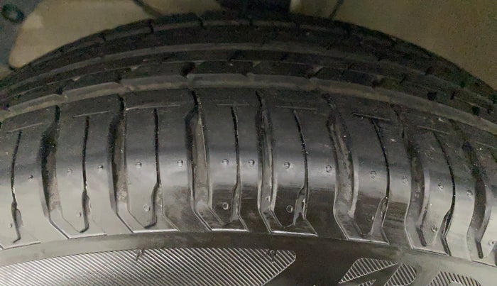 2020 Maruti Ertiga VXI SHVS, Petrol, Manual, 20,150 km, Left Front Tyre Tread