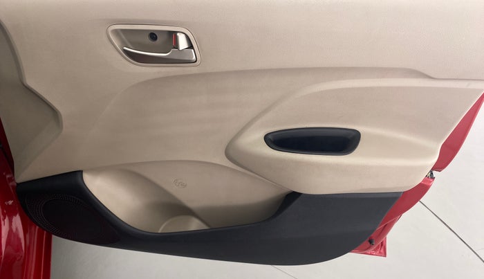 2018 Hyundai NEW SANTRO 1.1 MAGNA MT, Petrol, Manual, 25,350 km, Driver Side Door Panels Control