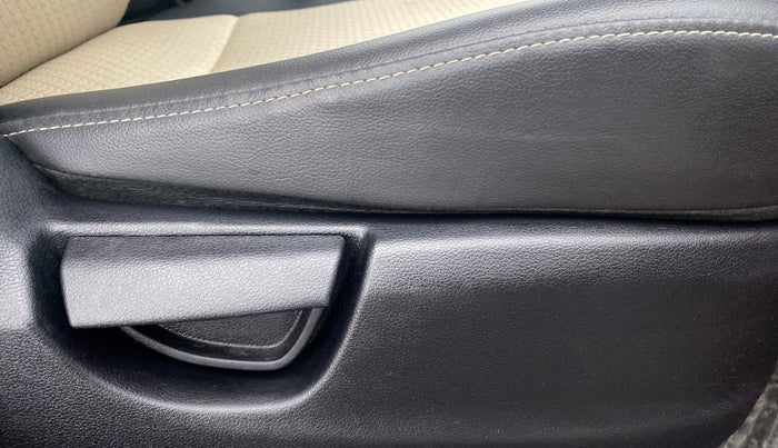 2018 Hyundai NEW SANTRO 1.1 MAGNA MT, Petrol, Manual, 25,350 km, Driver Side Adjustment Panel