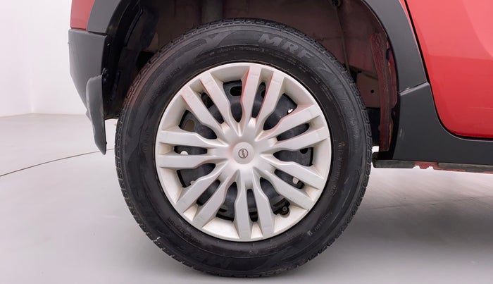 2017 Mahindra Kuv100 K4 6 STR, Petrol, Manual, 45,831 km, Right Rear Wheel