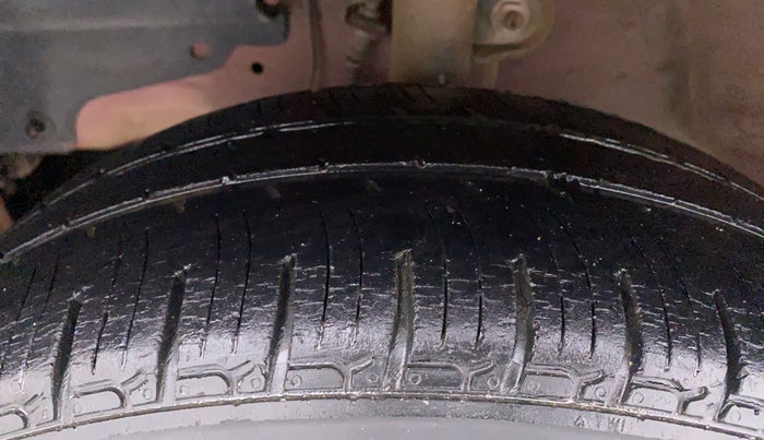 2017 Mahindra Kuv100 K4 6 STR, Petrol, Manual, 45,831 km, Left Front Tyre Tread