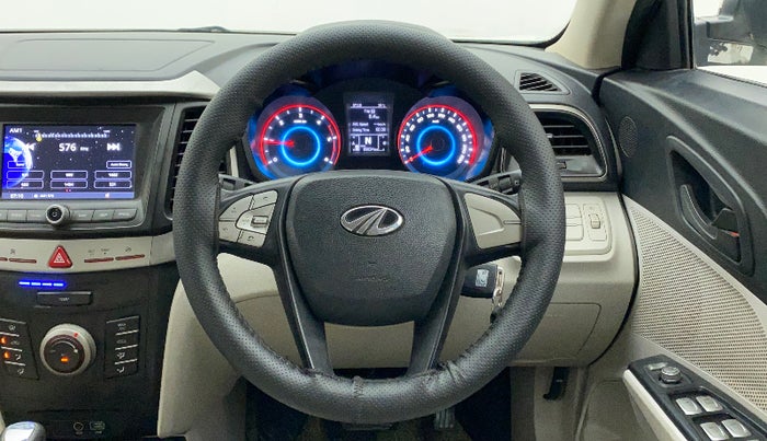 2020 Mahindra XUV300 W6 1.5 DIESEL AMT, Diesel, Automatic, 85,834 km, Steering Wheel Close Up