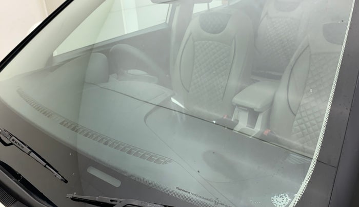2020 Mahindra XUV300 W6 1.5 DIESEL AMT, Diesel, Automatic, 85,834 km, Front windshield - Minor spot on windshield