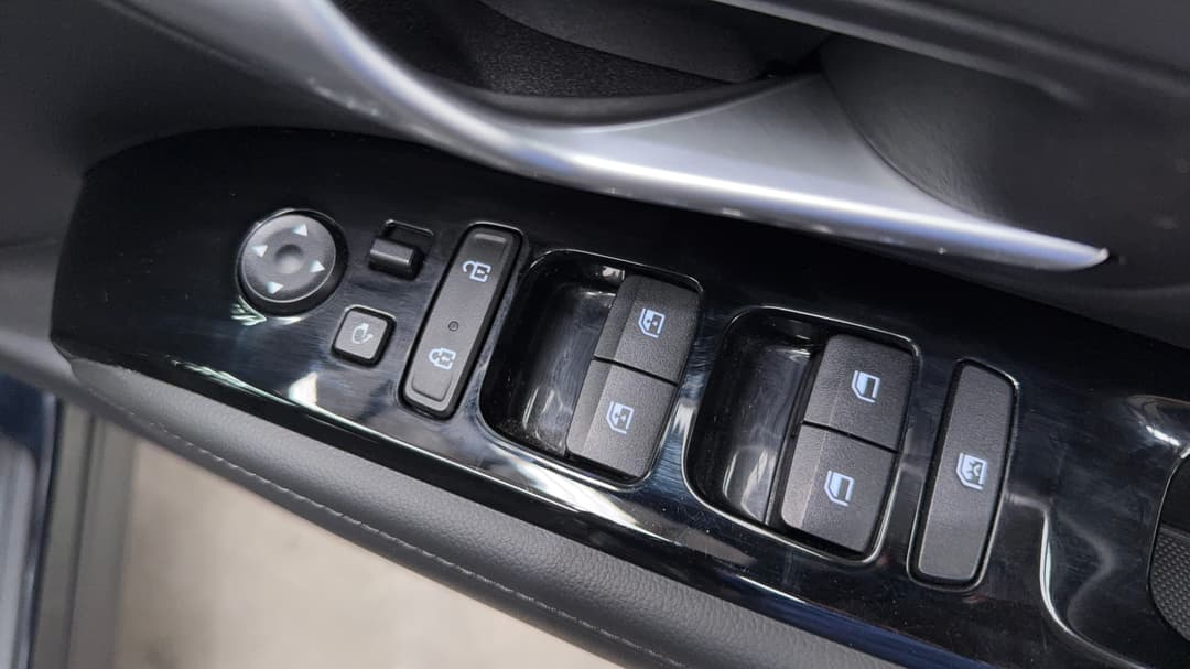 2023 Hyundai Tucson (FWD), Automatic, 74492 km, Drivers Side Door Panel Controls