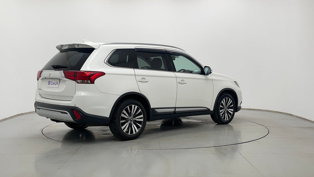 Right Back Diagonal (45- Degree) View