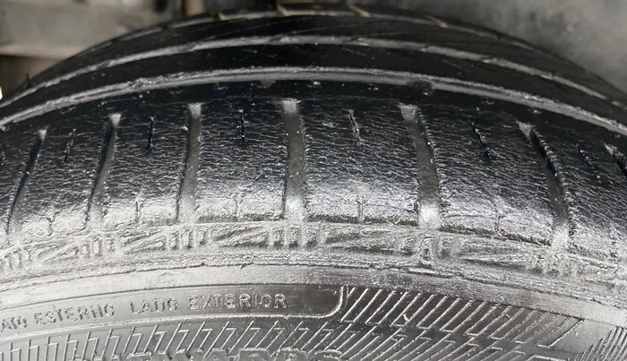 2012 Maruti Swift ZDI, Diesel, Manual, 79,284 km, Right Rear Tyre Tread