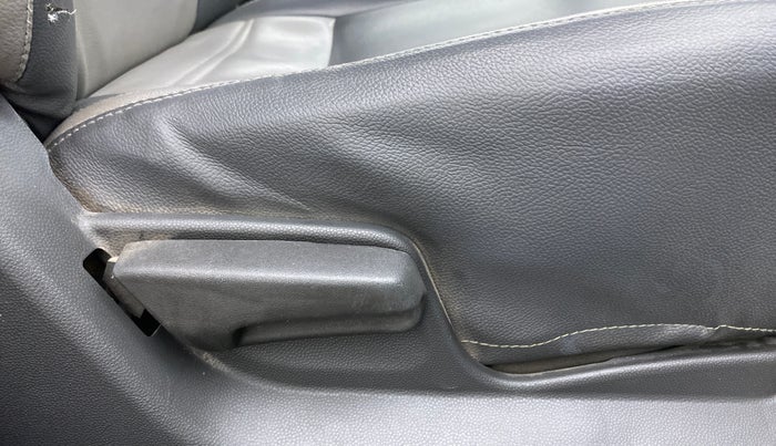 2013 Maruti Ritz VDI, Diesel, Manual, 84,499 km, Driver Side Adjustment Panel