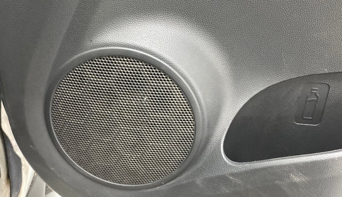 2013 Maruti Ritz VDI, Diesel, Manual, 84,499 km, Infotainment system - Front speakers missing / not working