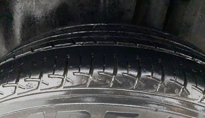 2017 Maruti Ciaz ZETA 1.4  AT PETROL, Petrol, Automatic, 54,575 km, Left Rear Tyre Tread