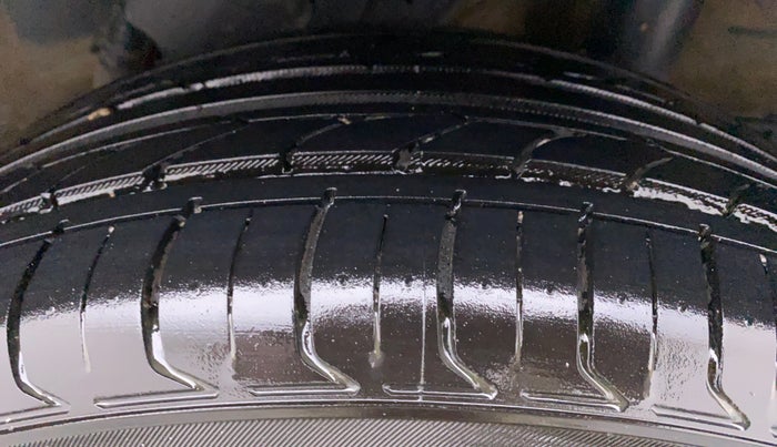 2019 Hyundai VENUE SX(O) CRDi, Diesel, Manual, 61,036 km, Left Rear Tyre Tread