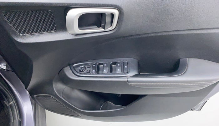 2019 Hyundai VENUE SX(O) CRDi, Diesel, Manual, 61,036 km, Driver Side Door Panels Control