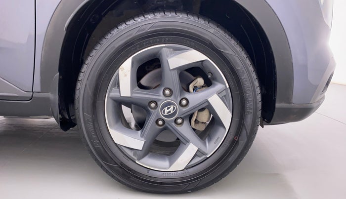 2019 Hyundai VENUE SX(O) CRDi, Diesel, Manual, 61,036 km, Right Front Wheel