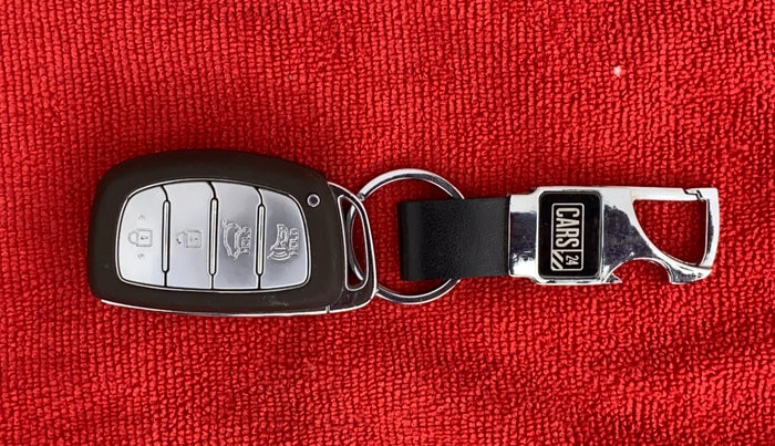 2019 Hyundai VENUE SX(O) CRDi, Diesel, Manual, 61,036 km, Key Close Up