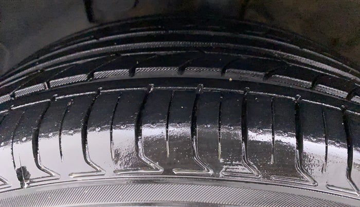 2019 Hyundai VENUE SX(O) CRDi, Diesel, Manual, 61,036 km, Left Front Tyre Tread
