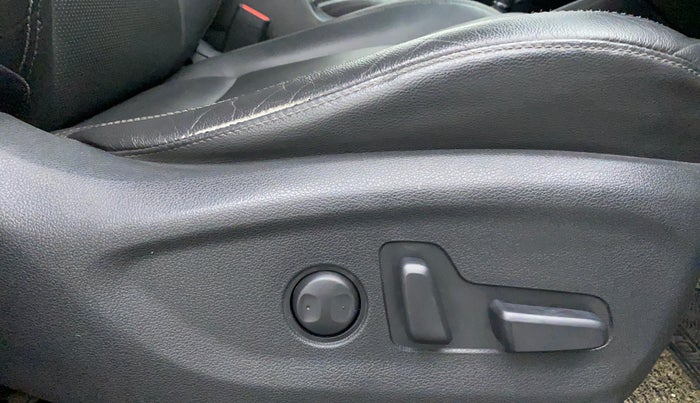 2020 Hyundai Tucson 2WD AT GLS PETROL, Petrol, Automatic, 39,064 km, Driver Side Adjustment Panel