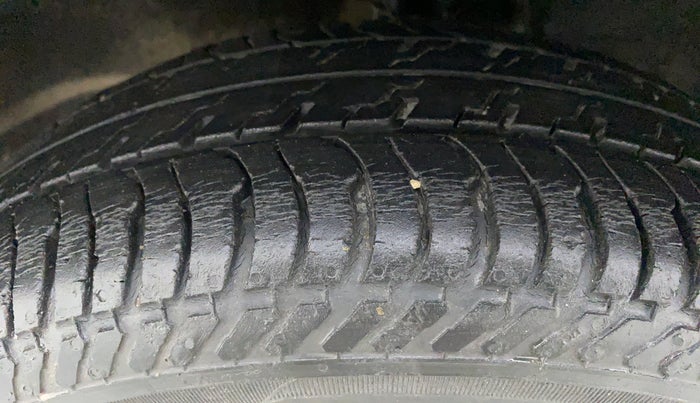 2017 Maruti Alto K10 VXI P, Petrol, Manual, 47,973 km, Left Front Tyre Tread