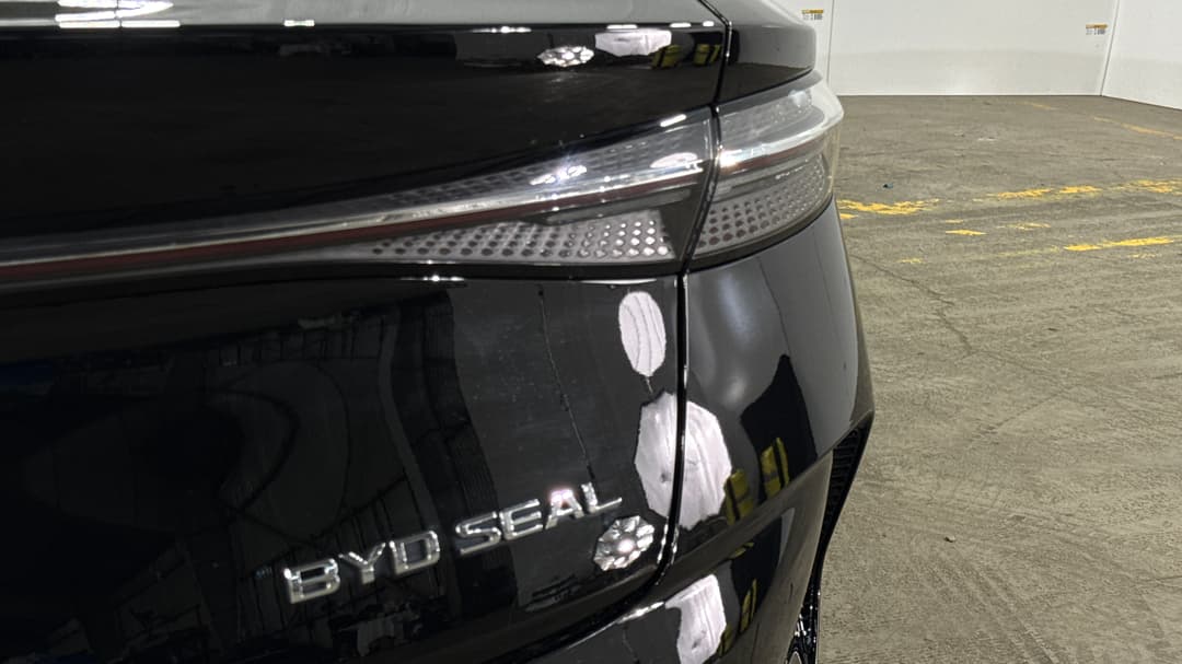 2023 Byd Seal Premium, Automatic, 38557 km, Badge (Boot Right Side)