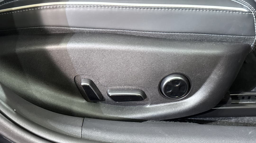 2023 Byd Seal Premium, Automatic, 38557 km, Drivers Side Adjustment Panel