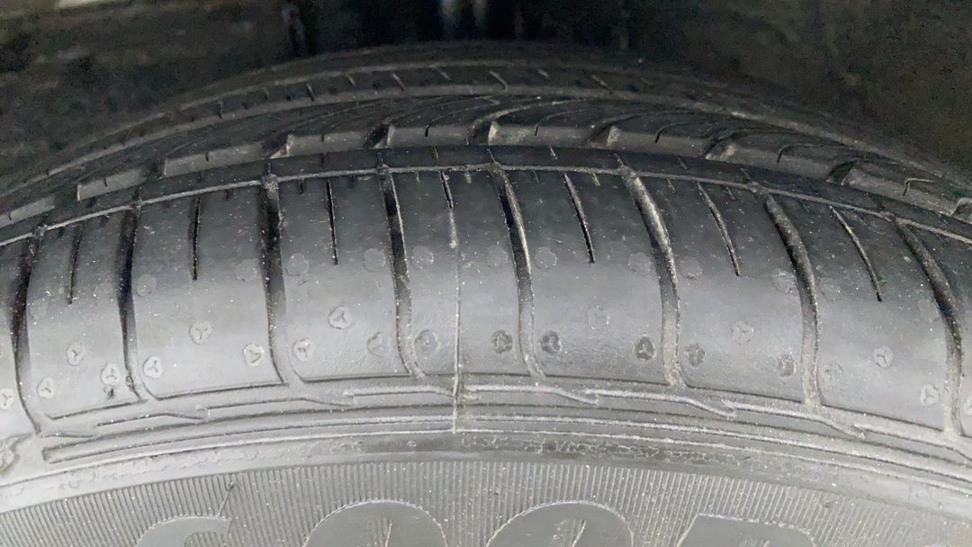 Left Front Tyre Tread