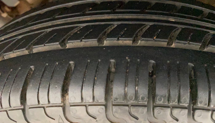 2015 Datsun Go Plus T, Petrol, Manual, 1,03,938 km, Left Rear Tyre Tread