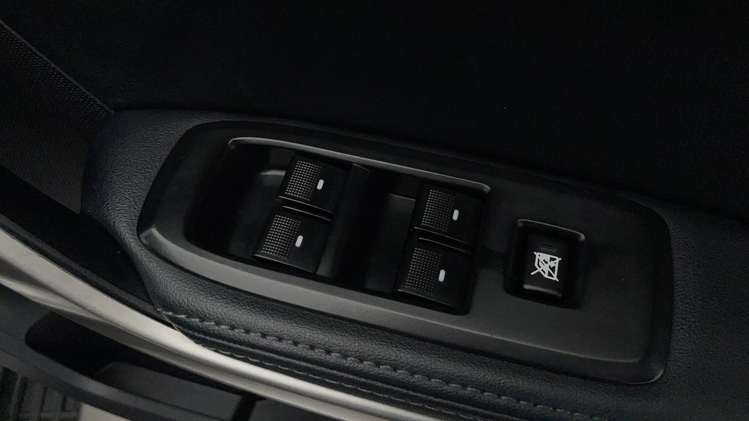 2019 Ford Everest Trend (RWD 7 Seat), Automatic, 138231 km, Drivers Side Door Panel Controls