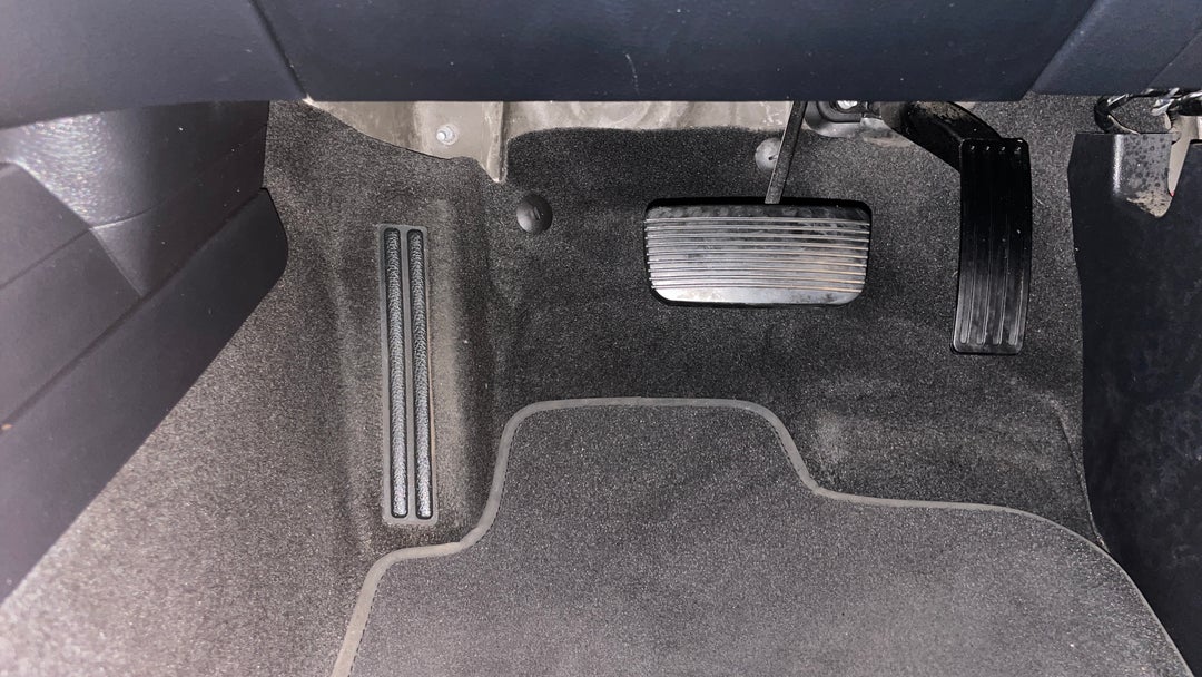 2019 Ford Everest Trend (RWD 7 Seat), Automatic, 138231 km, Pedals and Footmat