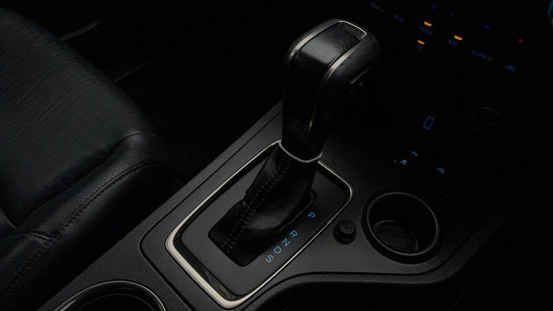 2019 Ford Everest Trend (RWD 7 Seat), Automatic, 138231 km, Gear Lever 