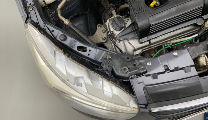 2018 Maruti Alto K10 VXI, Petrol, Manual, 66,392 km, Right headlight - Clamp has minor damage