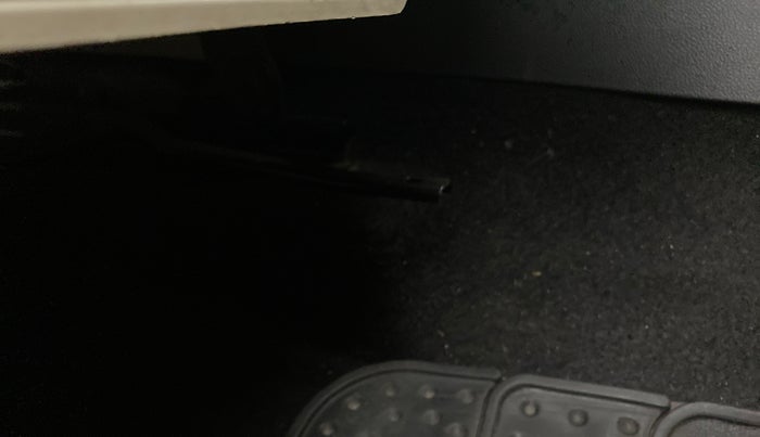 2014 Skoda Octavia AMBITION 2.0 TDI CR, Diesel, Manual, 83,589 km, Driver seat - Seat adjuster lever broken but working