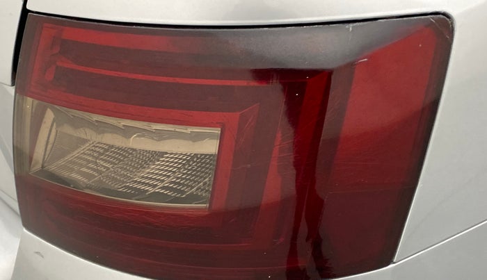 2014 Skoda Octavia AMBITION 2.0 TDI CR, Diesel, Manual, 83,589 km, Right tail light - Minor scratches