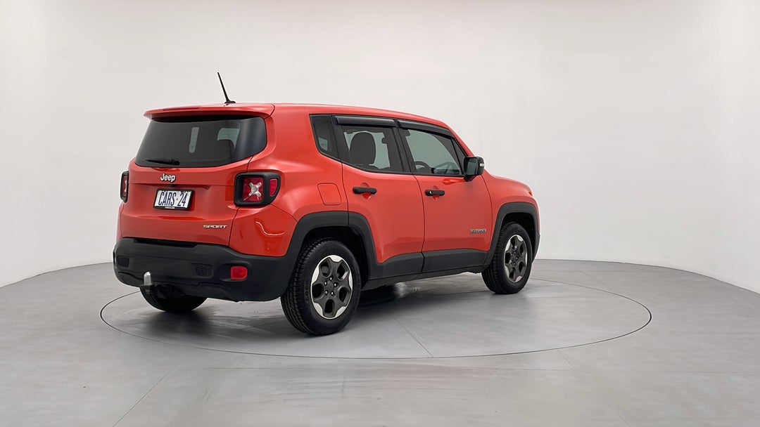 Right Back Diagonal (45- Degree) View