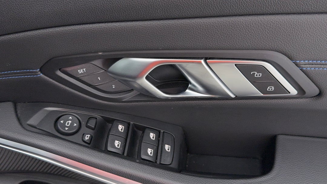 2019 BMW 3 20i M Sport, Automatic, 71401 km, Drivers Side Door Panel Controls