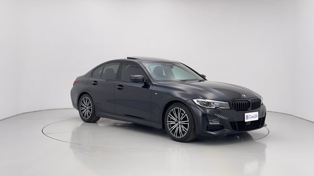 2019 BMW 3 20i M Sport, Automatic, 71401 km, Right Front Diagonal (45- Degree) View