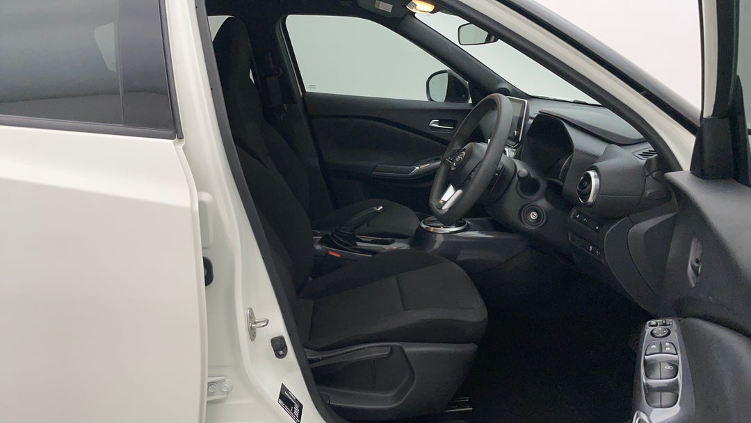 2022 Nissan Juke St, Automatic, 20274 km, Right Side Front Door Cabin View
