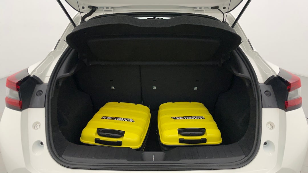 2022 Nissan Juke St, Automatic, 20274 km, Boot Inside View with Luggage