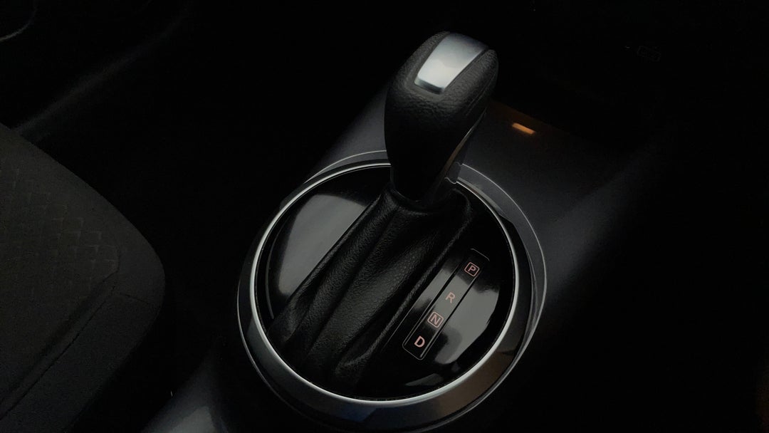 2022 Nissan Juke St, Automatic, 20274 km, Gear Lever 