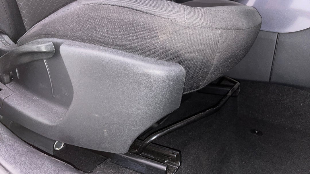 2022 Nissan Juke St, Automatic, 20274 km, Drivers Side Adjustment Panel