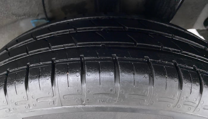 2021 Hyundai AURA S CNG, CNG, Manual, 27,489 km, Left Rear Tyre Tread