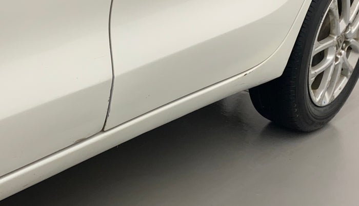2018 Maruti Swift ZDI AMT, Diesel, Automatic, 1,04,392 km, Left running board - Slight discoloration
