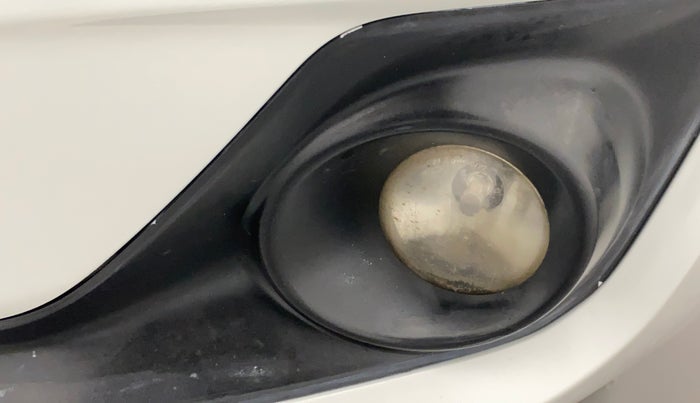2018 Maruti Swift ZDI AMT, Diesel, Automatic, 1,04,392 km, Left fog light - Not fixed properly