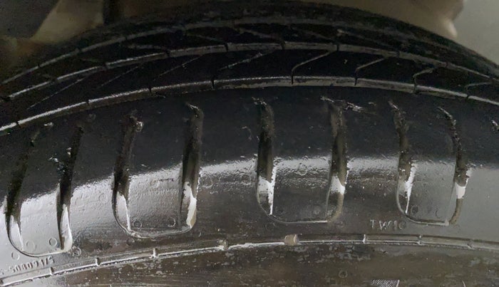 2018 Maruti Swift ZDI AMT, Diesel, Automatic, 89,706 km, Left Rear Tyre Tread